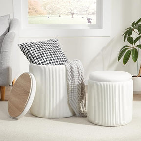 Duo Versatile di Pouf in Velluto: spazio elegante e confortevole