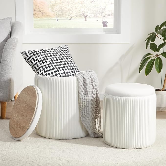 Duo Versatile di Pouf in Velluto: spazio elegante e confortevole