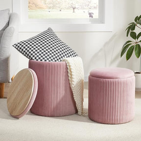 Duo Versatile di Pouf in Velluto: spazio elegante e confortevole